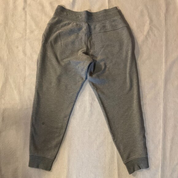 NWOT lululemon Cropped Jogger, Gray, Sz 8 - Picture 6 of 9